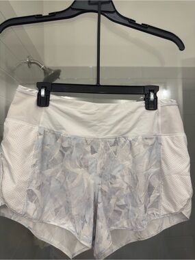 Lululemon Real Quick short 3.5